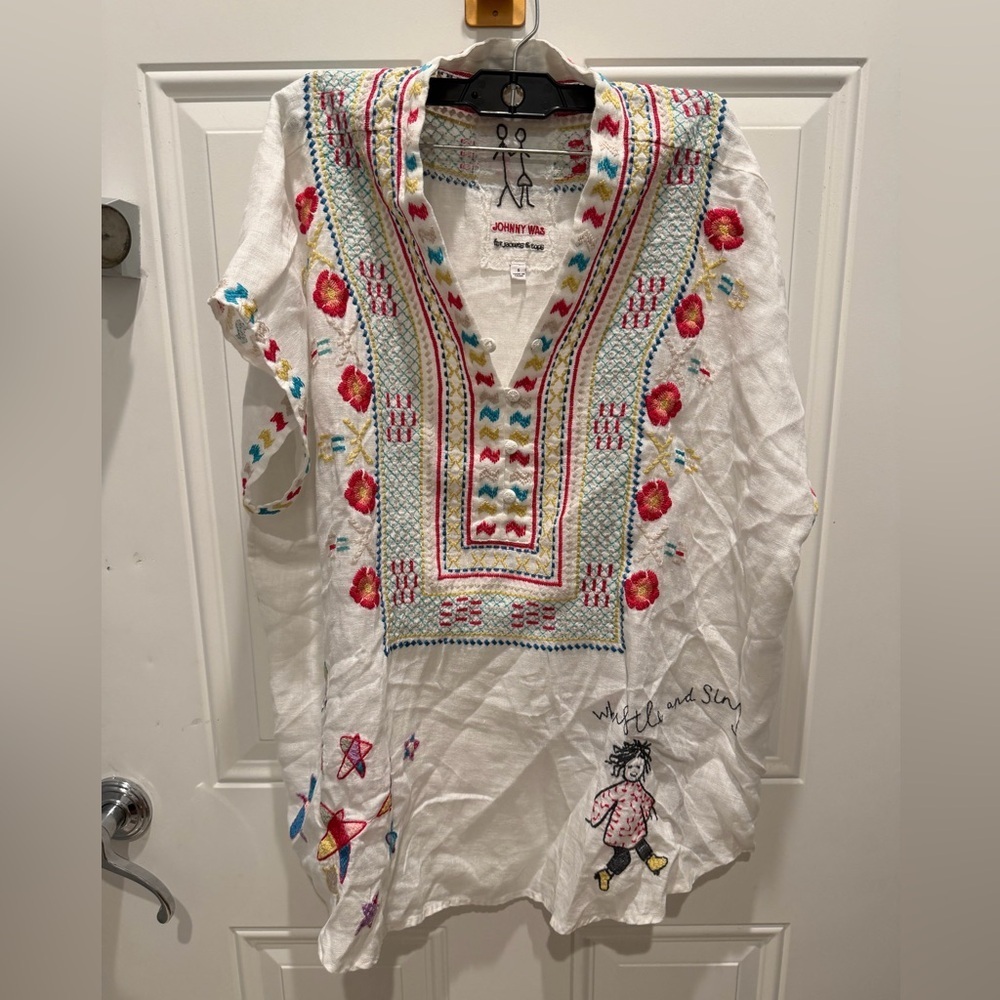 Johnny Was Nandi Linen Top featuring embroidered V-neck